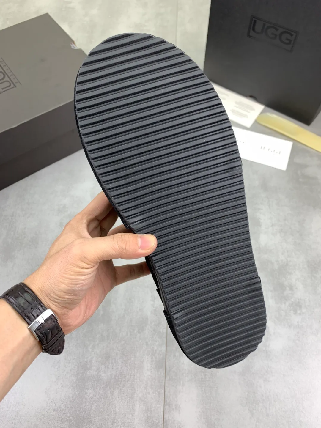 Men's men's shoes 💰P600 New arrival 🆕🆕🆕 IUGGI new retro presbyopic men's shoes Casual and versatile, full of high-end sense, fashionable and luxury style, joint model, retro presbyopic factor, full of handsome style, first layer suede cowhide, wool lining, rubber outsole, light and non-slip size: 39-44, three colors 9681-c22